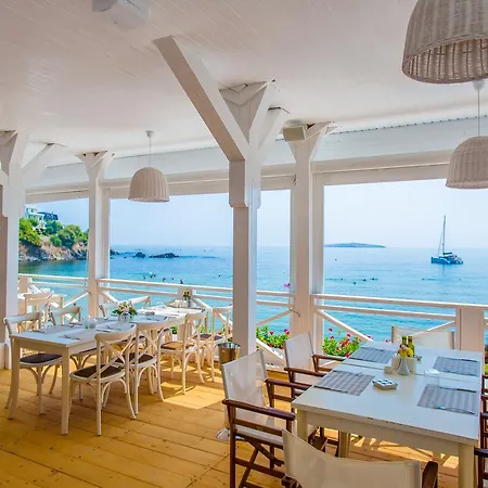 Flores Garden Beach Apartament Czernomorec